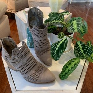 ▫️Used Condition Vince Camuto Booties▫️